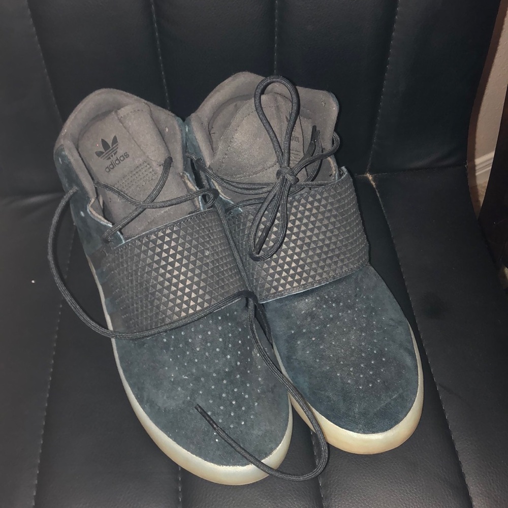 Adidas black sneakers